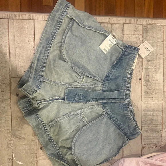 We The Free Fleur Denim Shorts Belle Blue sold out online NWT - Picture 7 of 9
